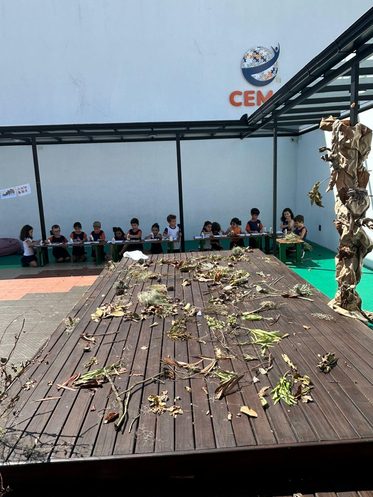 No outono as cores da natureza ganham vida nas mãos dos alunos em forma de arte